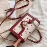 Bolsa de Ombro Quadrada de PU de Alta Qualidade e Moda Feminina, Bolsa de Ombro Multifuncional e Fofa com Estampa de Cereja, Adequada para Compra
